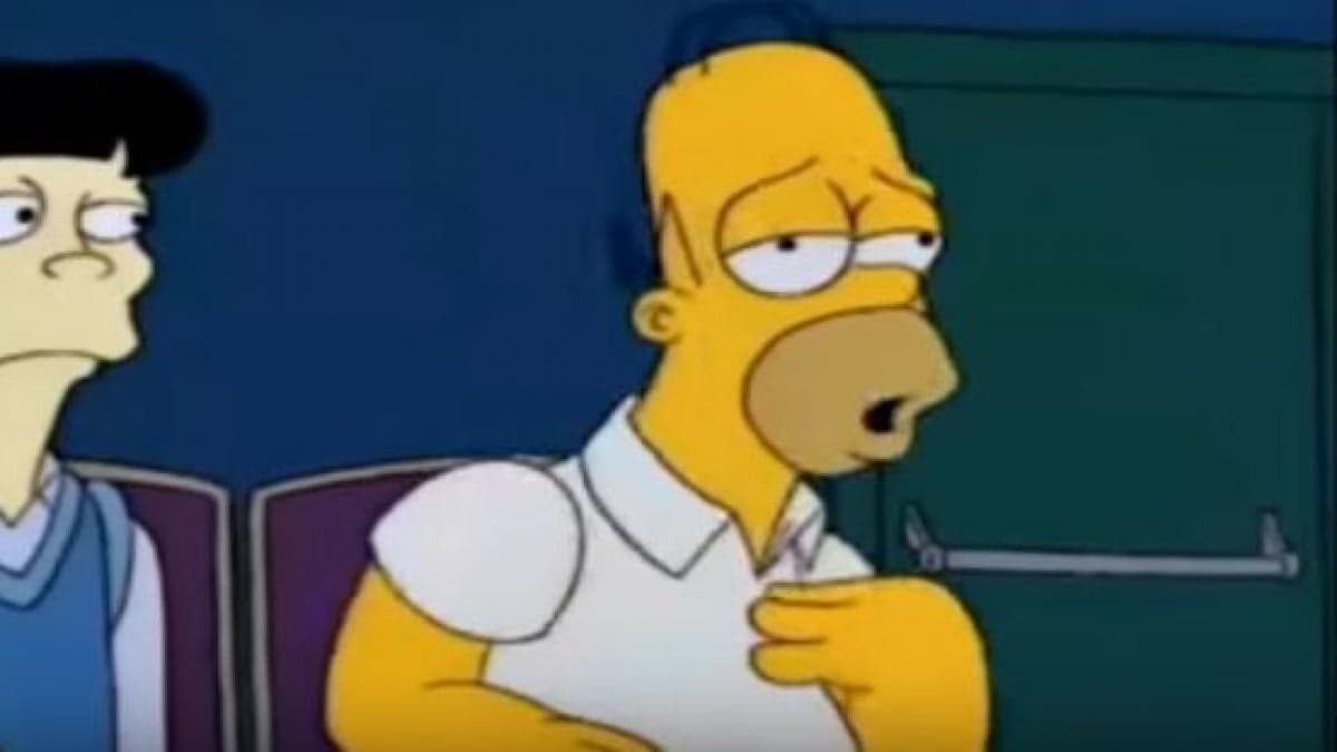 Homer Confused At The Lesbian Bar